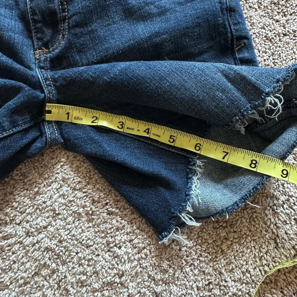 Kut from the Kloth Dark Wash Raw Hem Double Button Bermuda Shorts- Women's 6 - Picture 7 of 11